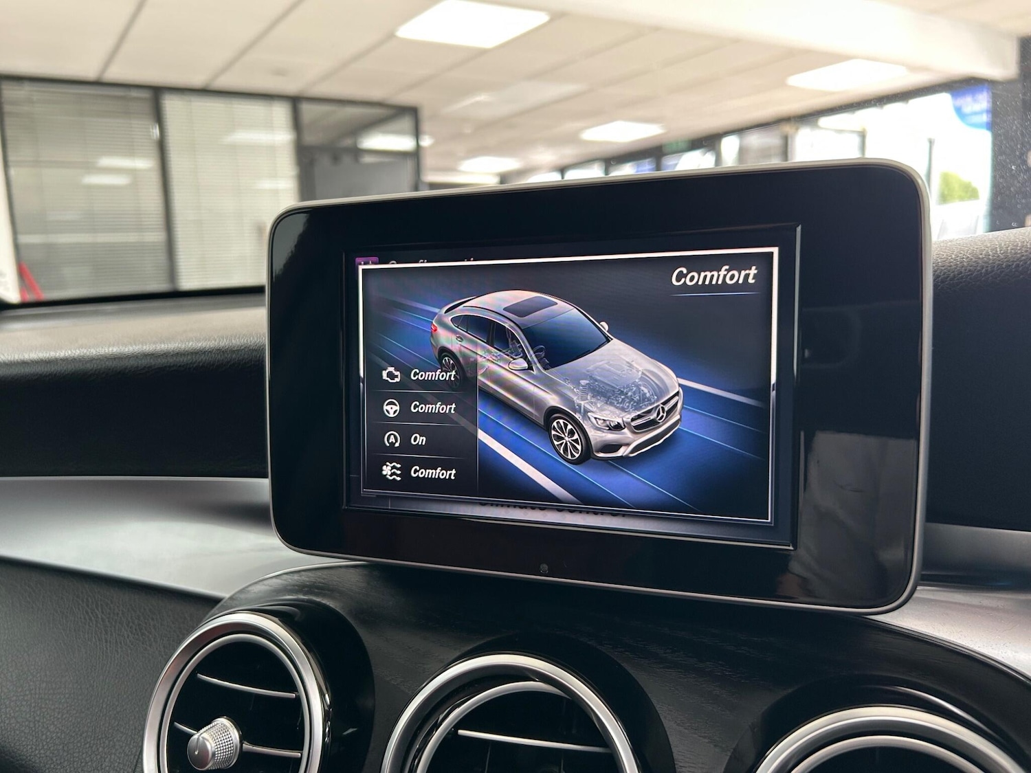 Used Mercedes-Benz GLC 2018 for sale - 77523798: Photo 27