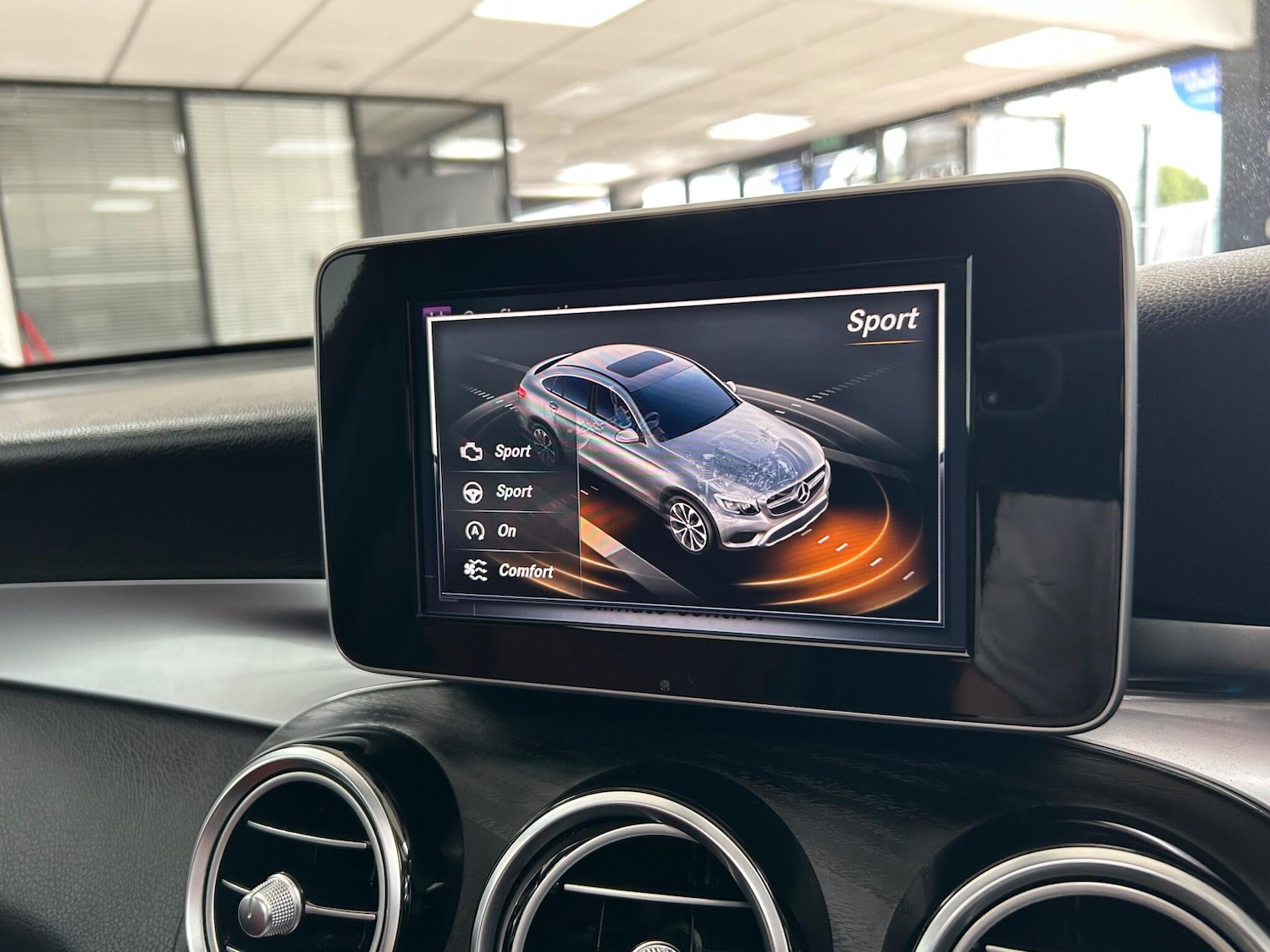 Used Mercedes-Benz GLC 2018 for sale - 77523798: Photo 28