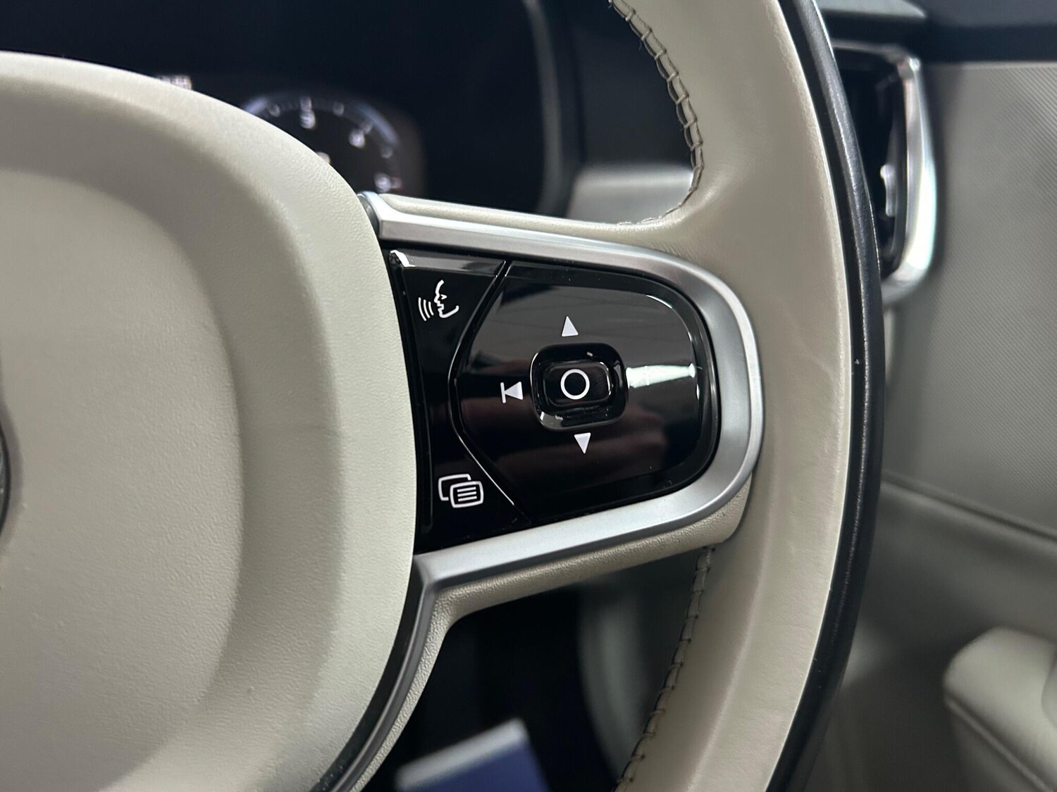 Used Volvo V90 2018 for sale - 76247257: Photo 36