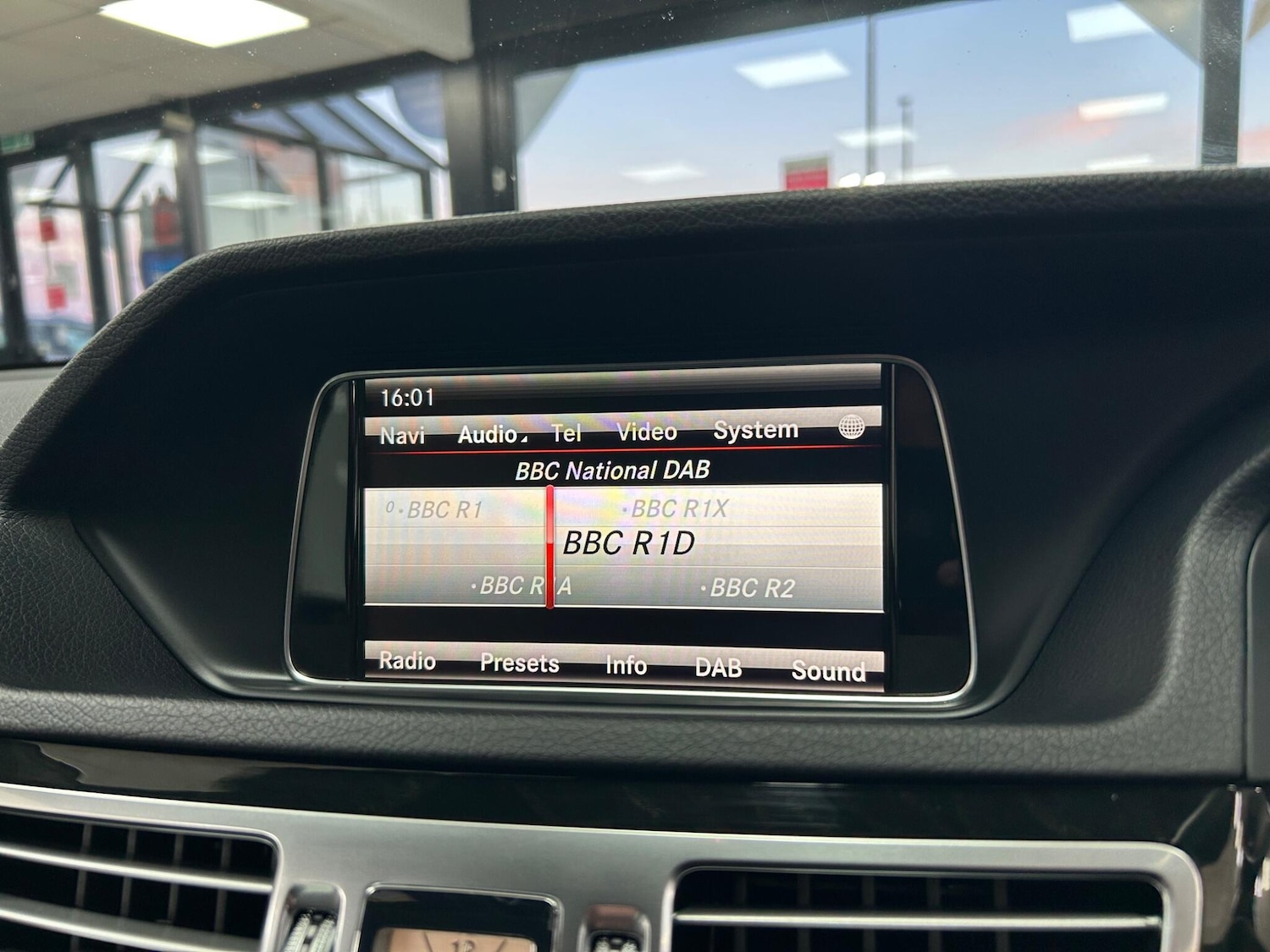 Used Mercedes-Benz E Class 2013 for sale - 76990196: Photo 23