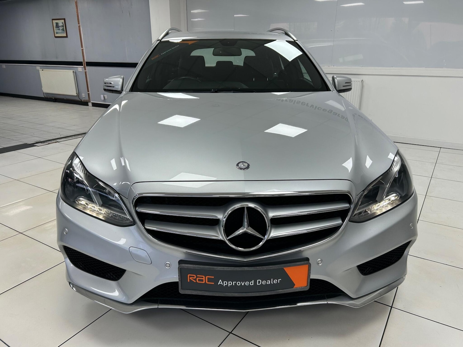 Used Mercedes-Benz E Class 2013 for sale - 76990196: Photo 3