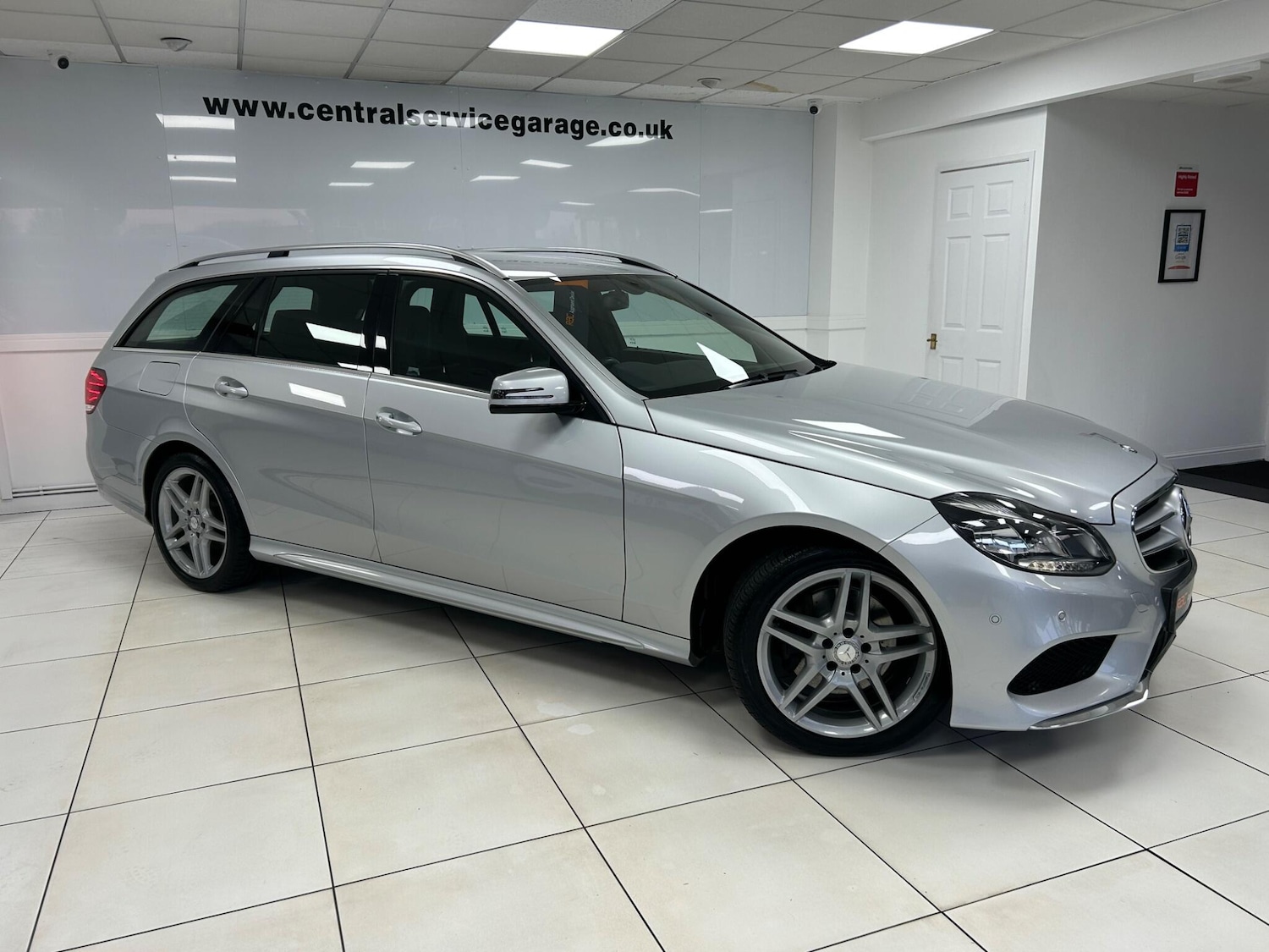 Used Mercedes-Benz E Class 2013 for sale - 76990196: Photo 4