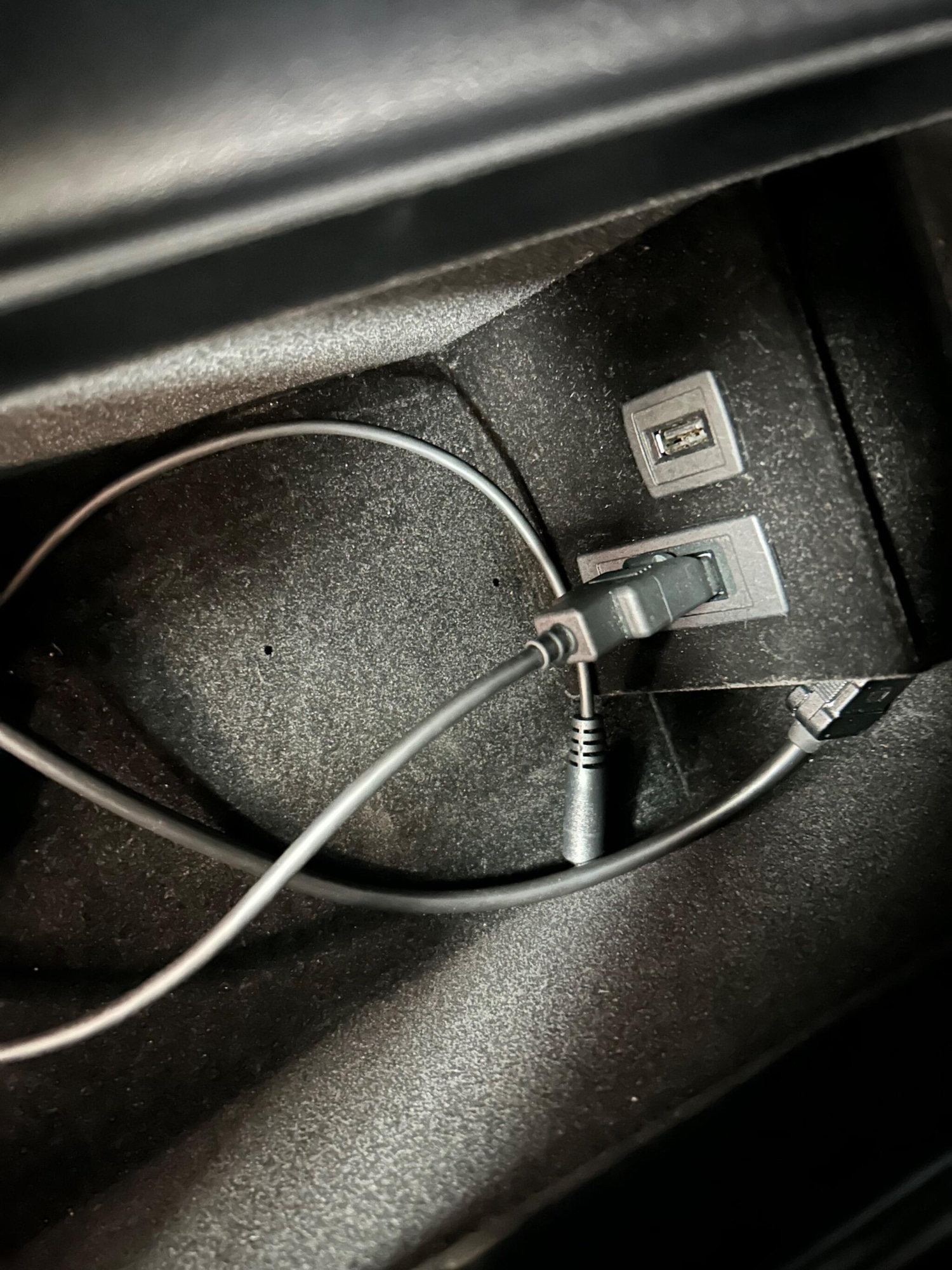 Used Mercedes-Benz E Class 2013 for sale - 76990196: Photo 40