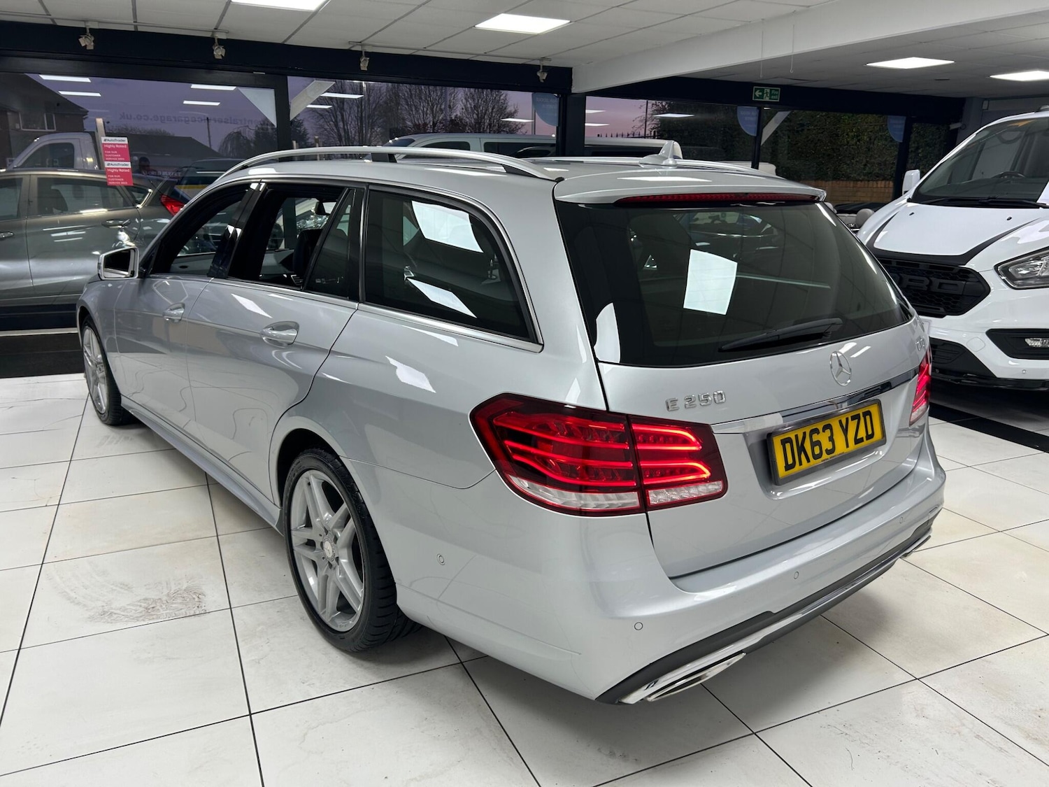 Used Mercedes-Benz E Class 2013 for sale - 76990196: Photo 43