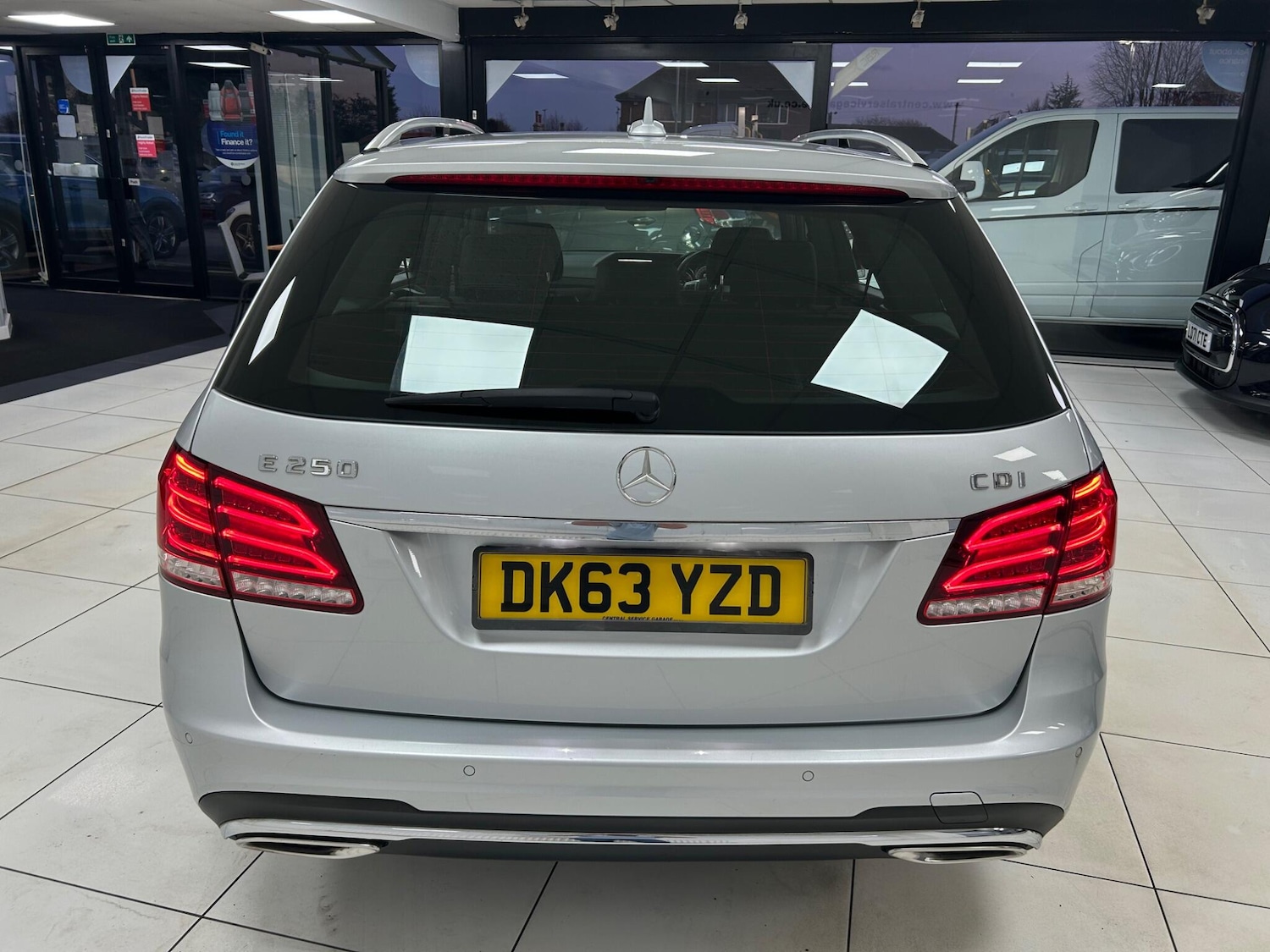 Used Mercedes-Benz E Class 2013 for sale - 76990196: Photo 44