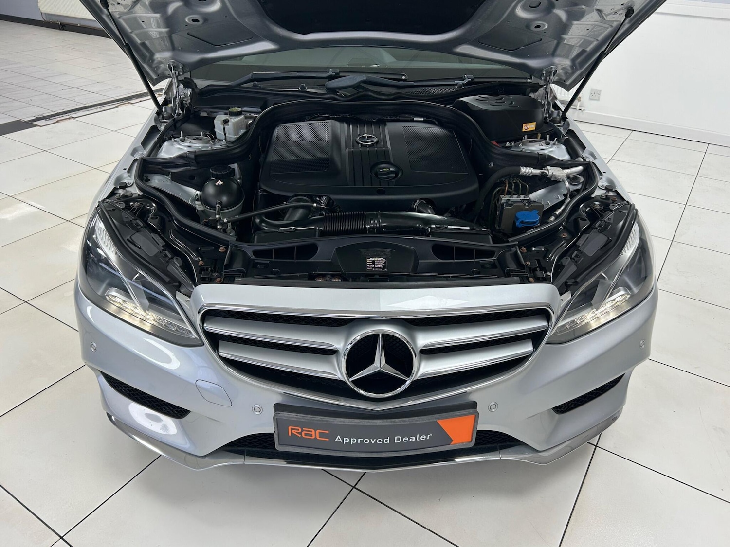 Used Mercedes-Benz E Class 2013 for sale - 76990196: Photo 53