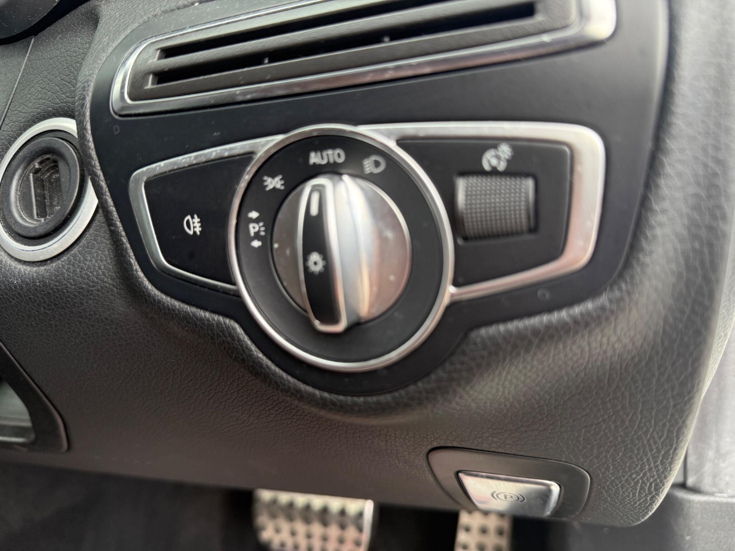 Used Mercedes-Benz C Class 2018 for sale - 75989762: Photo 17