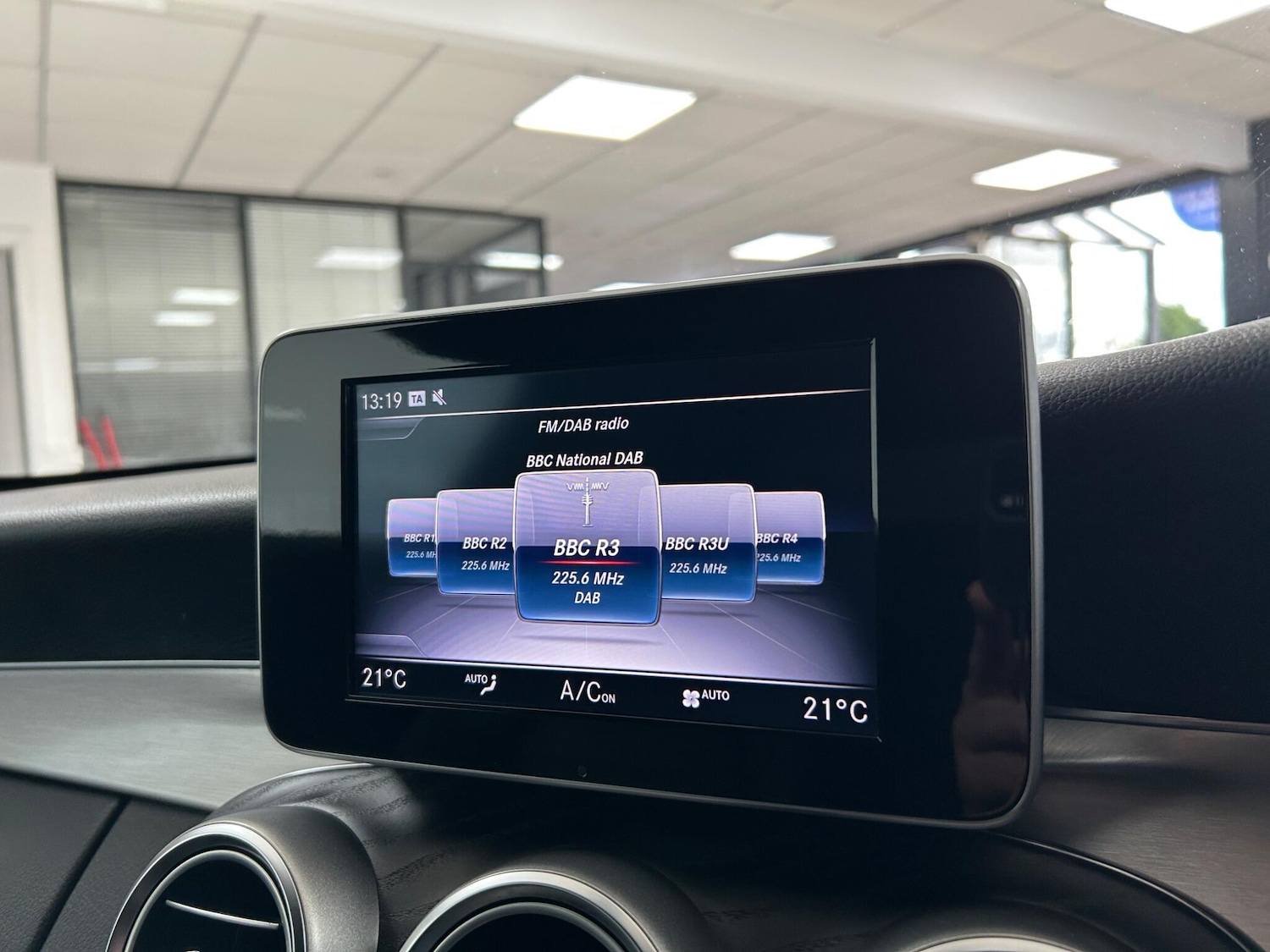 Used Mercedes-Benz C Class 2018 for sale - 75989762: Photo 32