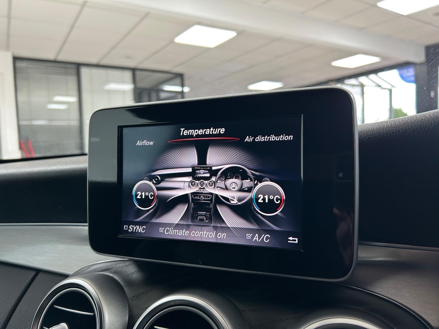 Used Mercedes-Benz C Class 2018 for sale - 75989762: Photo 34