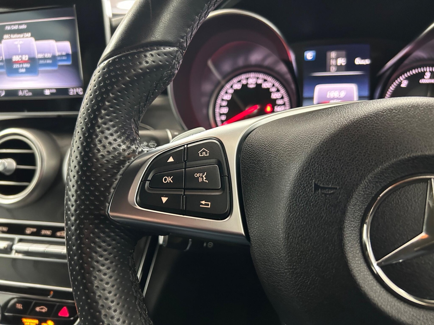 Used Mercedes-Benz C Class 2018 for sale - 75989762: Photo 41