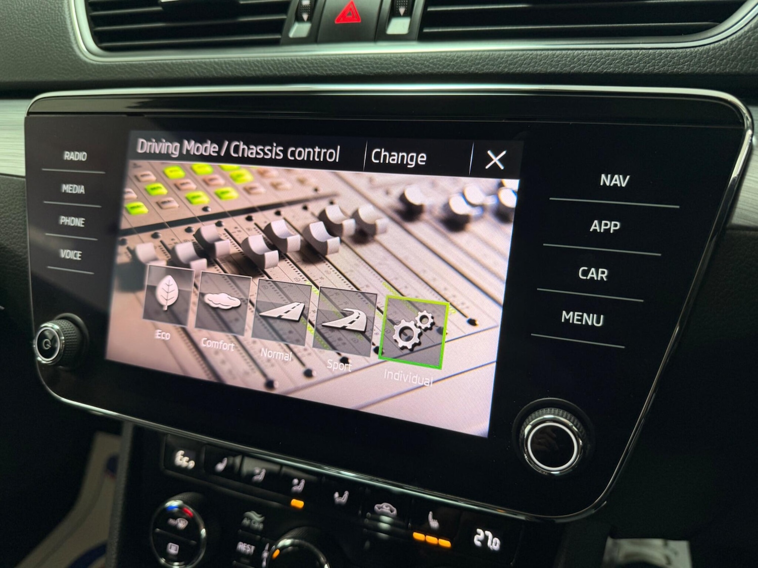 Used Skoda Superb 2021 for sale - 76572695: Photo 37