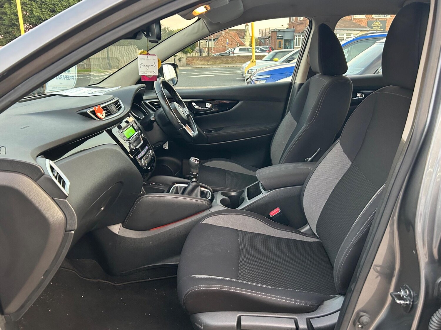 Used Nissan Qashqai for sale - 76409350: Photo 13