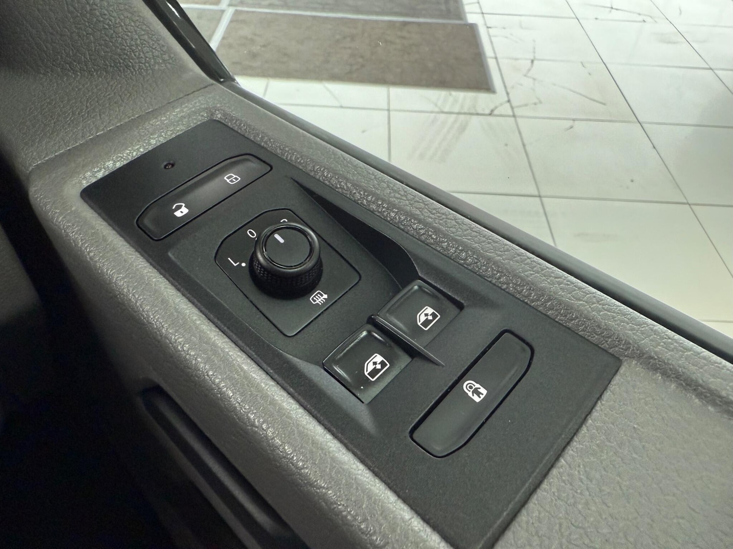 Used Volkswagen Transporter Shuttle 2020 for sale - 76108886: Photo 57