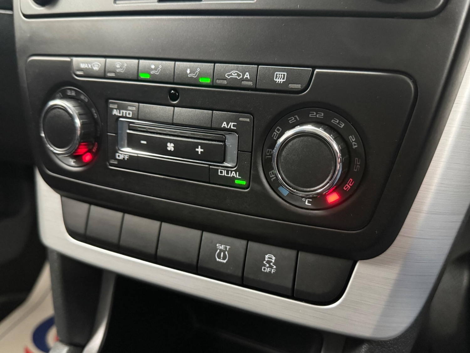 Used Skoda Yeti 2014 for sale - 75564081: Photo 35