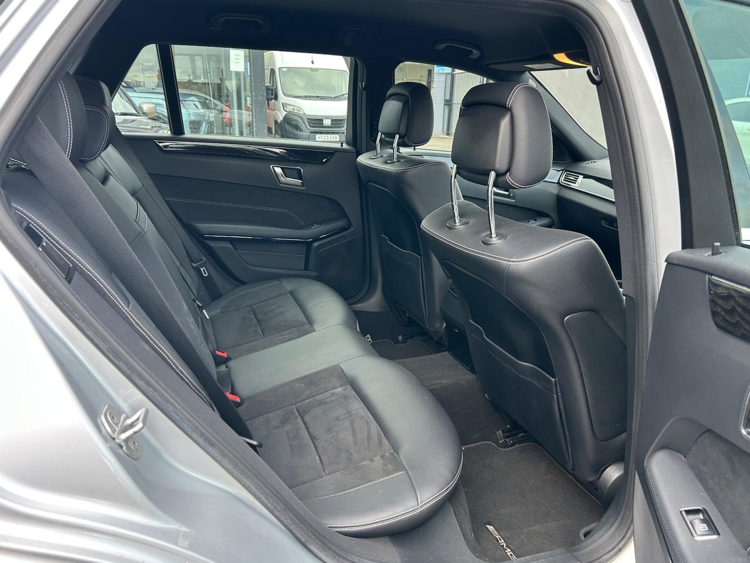 Used Mercedes-Benz E Class 2013 for sale - 76457149: Photo 11