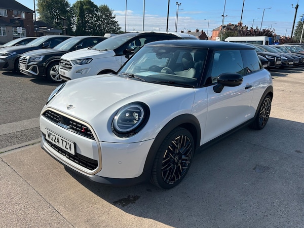 Used MINI Cooper 2024 for sale - 75562742: Photo 5