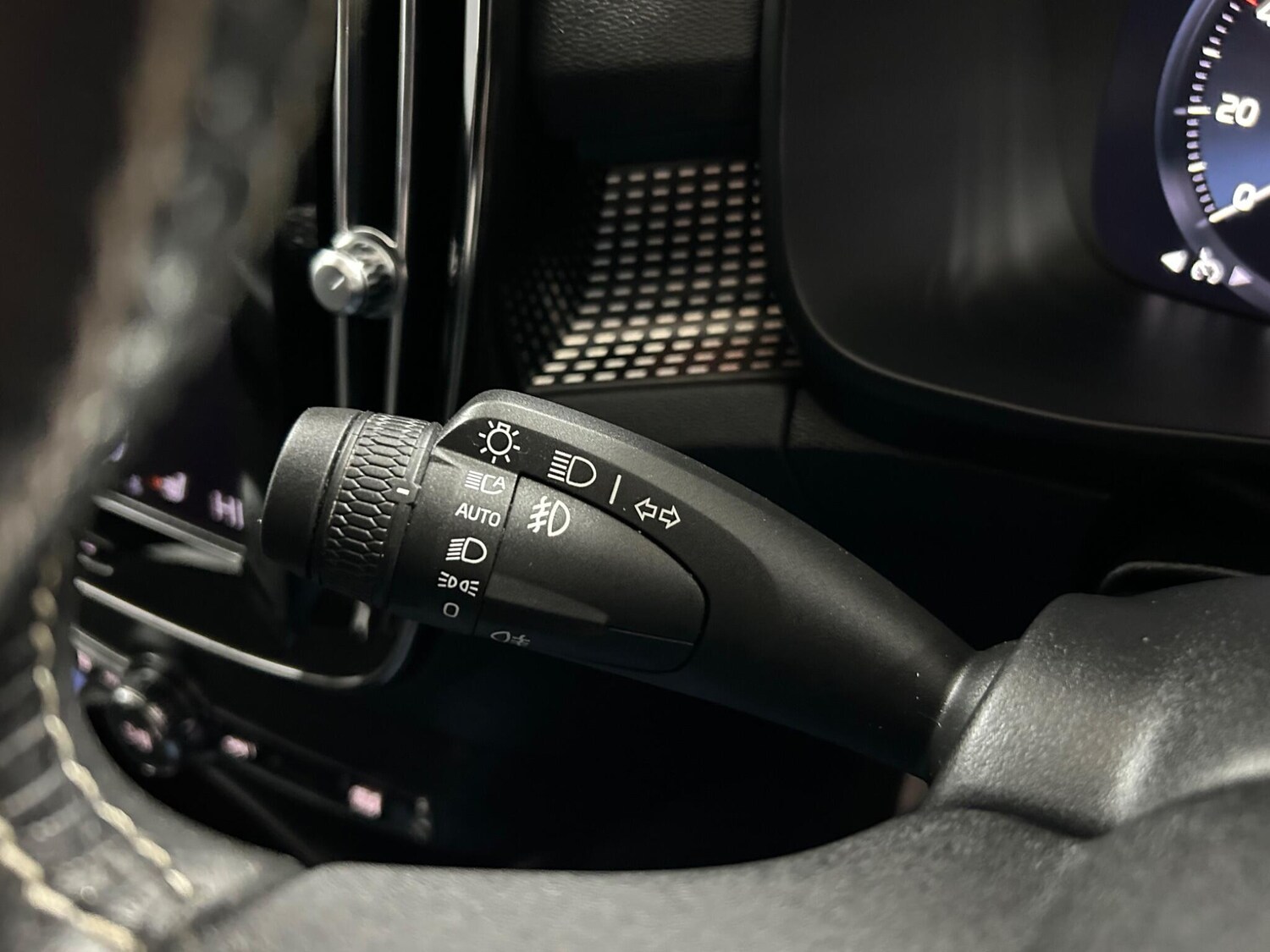 Used Volvo XC40 2020 for sale - 77377326: Photo 40