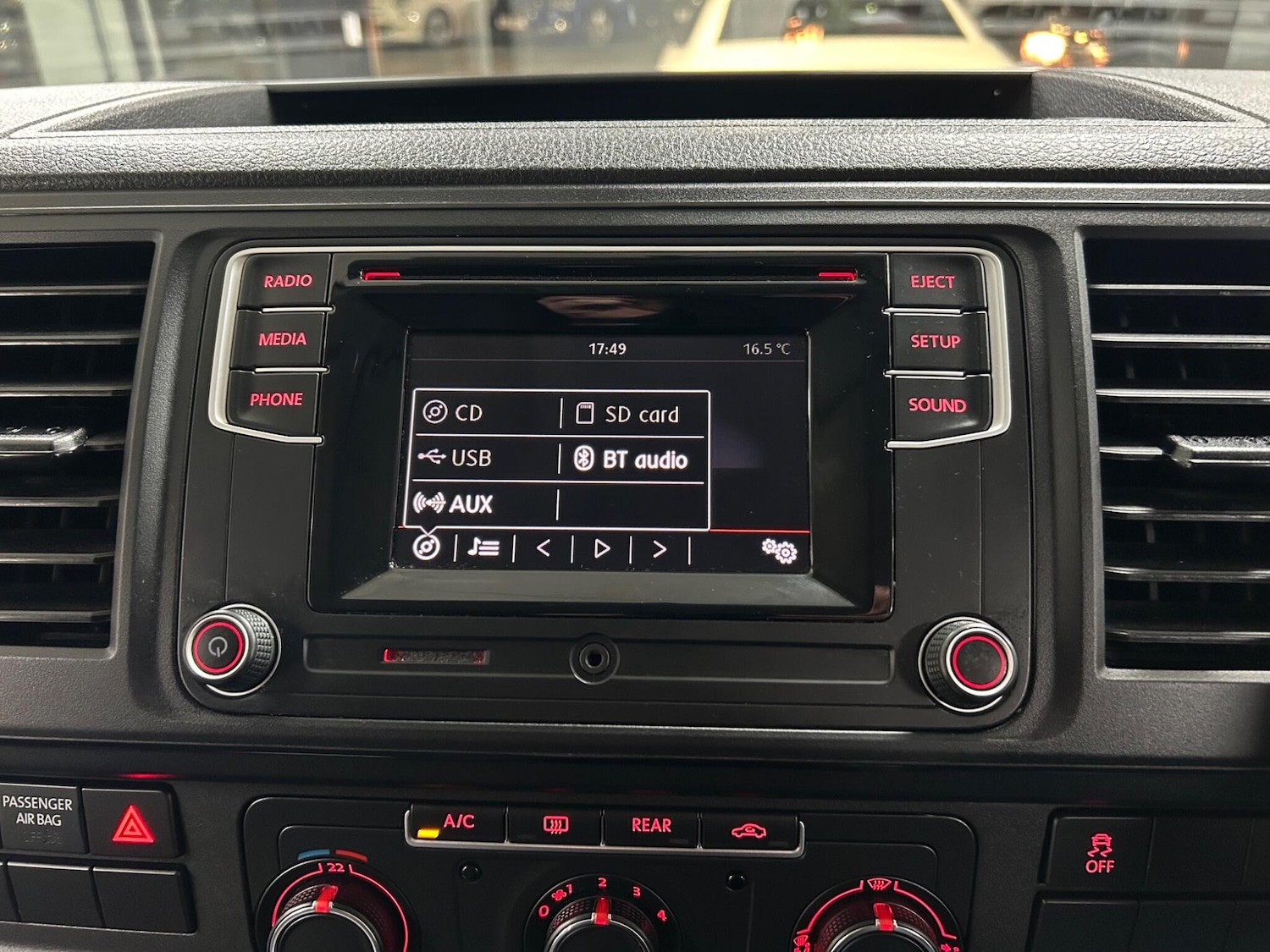 Used Volkswagen Transporter Shuttle 2019 for sale - 77015423: Photo 24