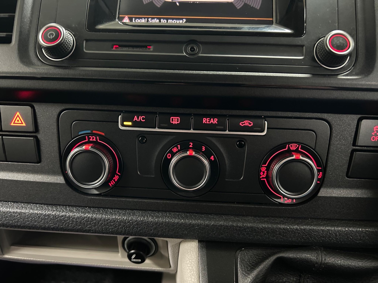 Used Volkswagen Transporter Shuttle 2019 for sale - 77015423: Photo 26