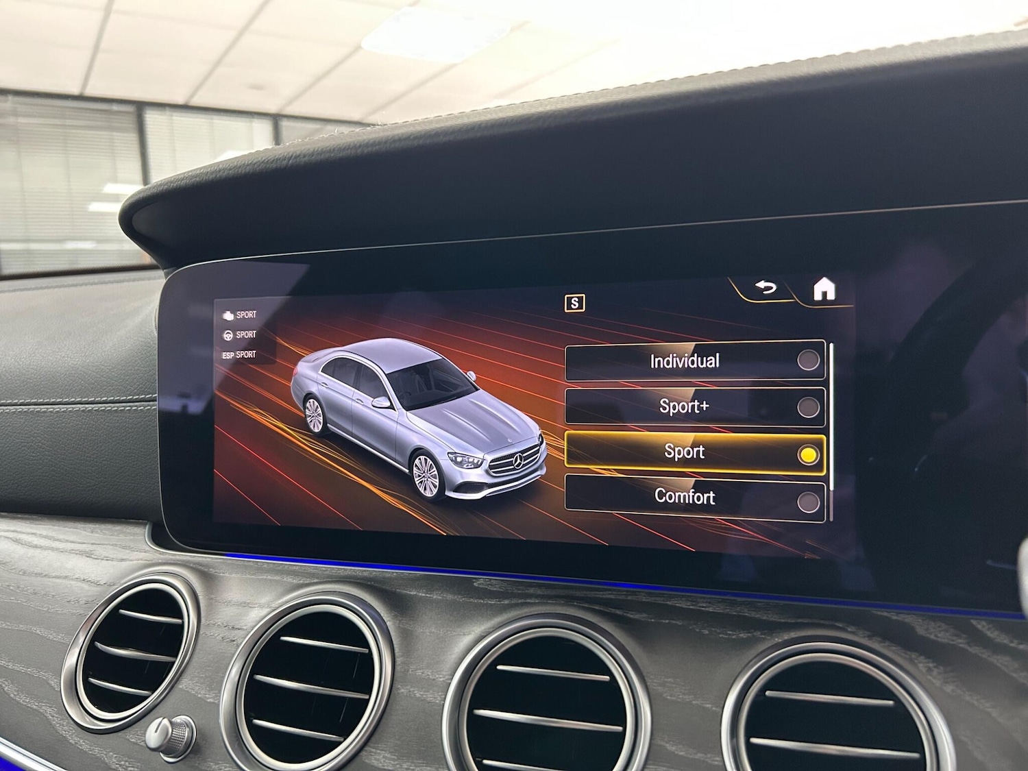 Used Mercedes-Benz E Class 2022 for sale - 75669794: Photo 33