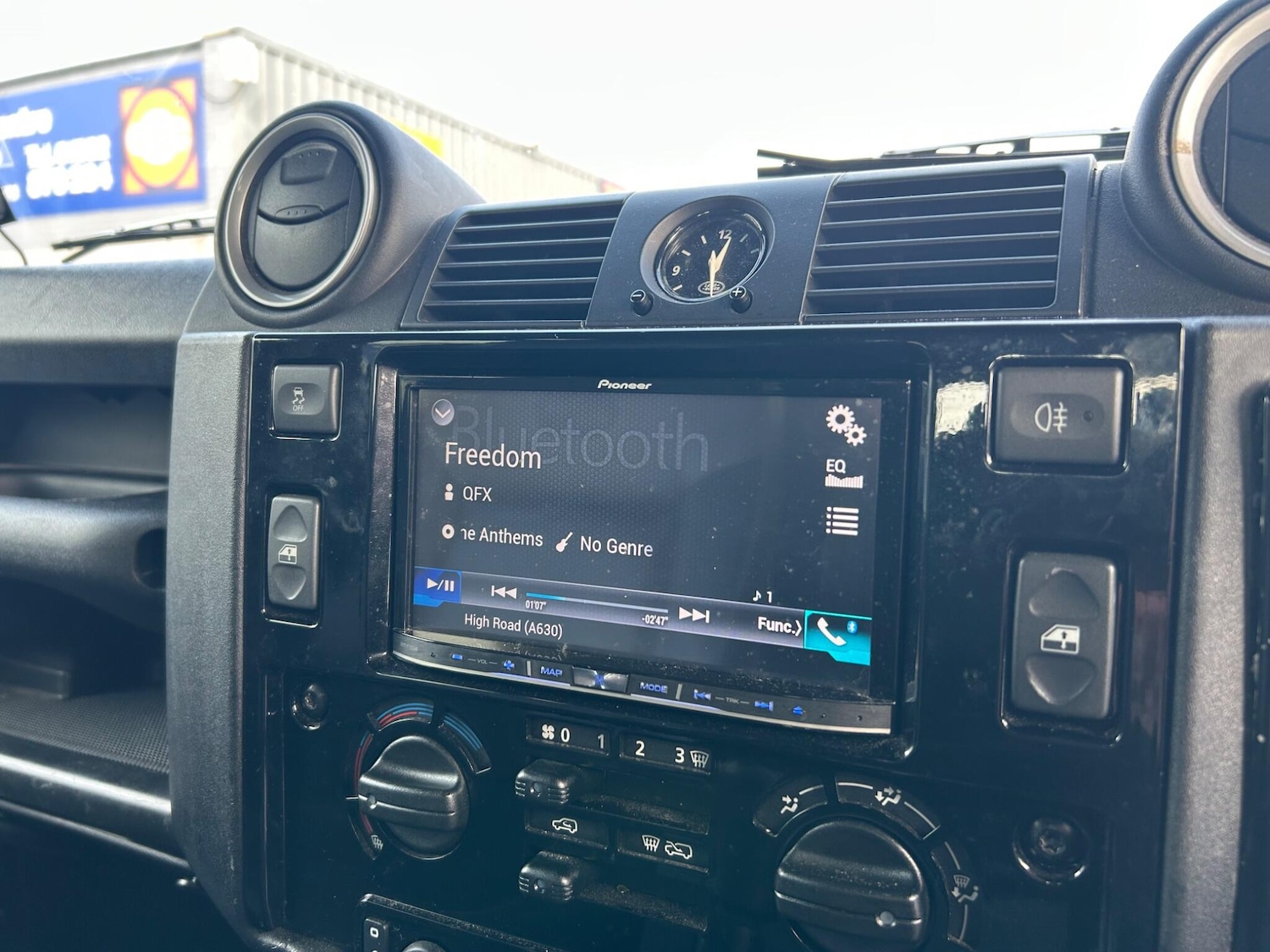 Used Land Rover Defender 110 for sale - 77658134: Photo 13