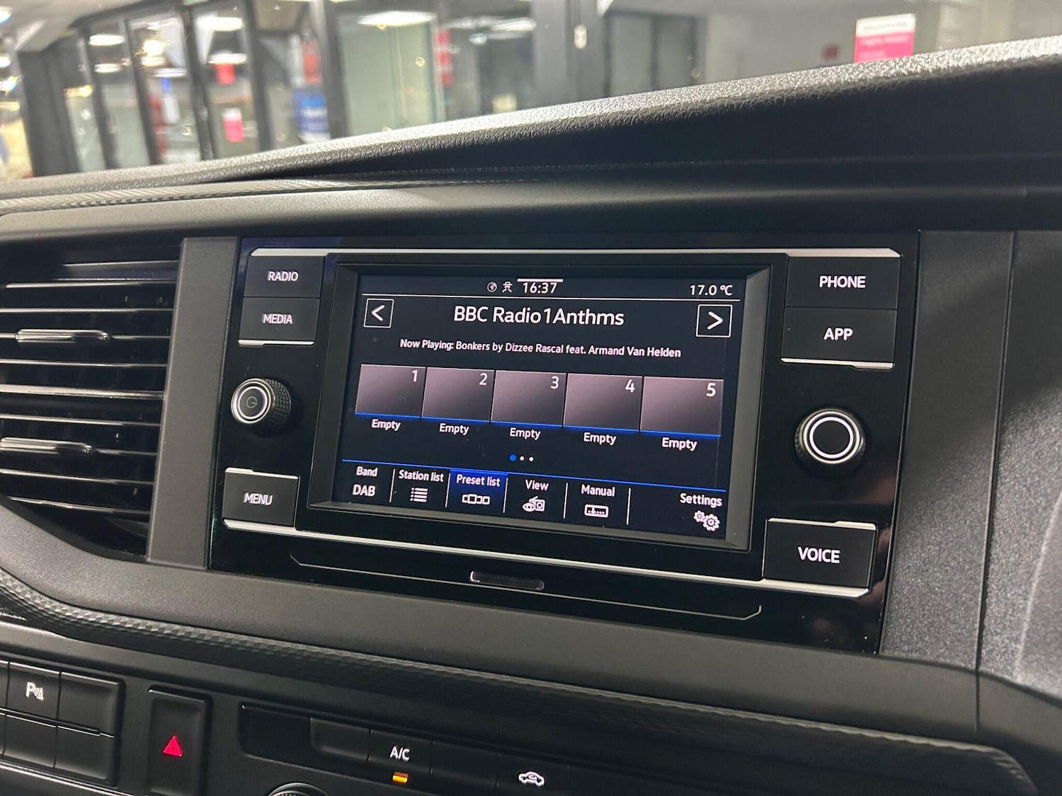 Used Volkswagen Transporter 2024 for sale - 76360100: Photo 17