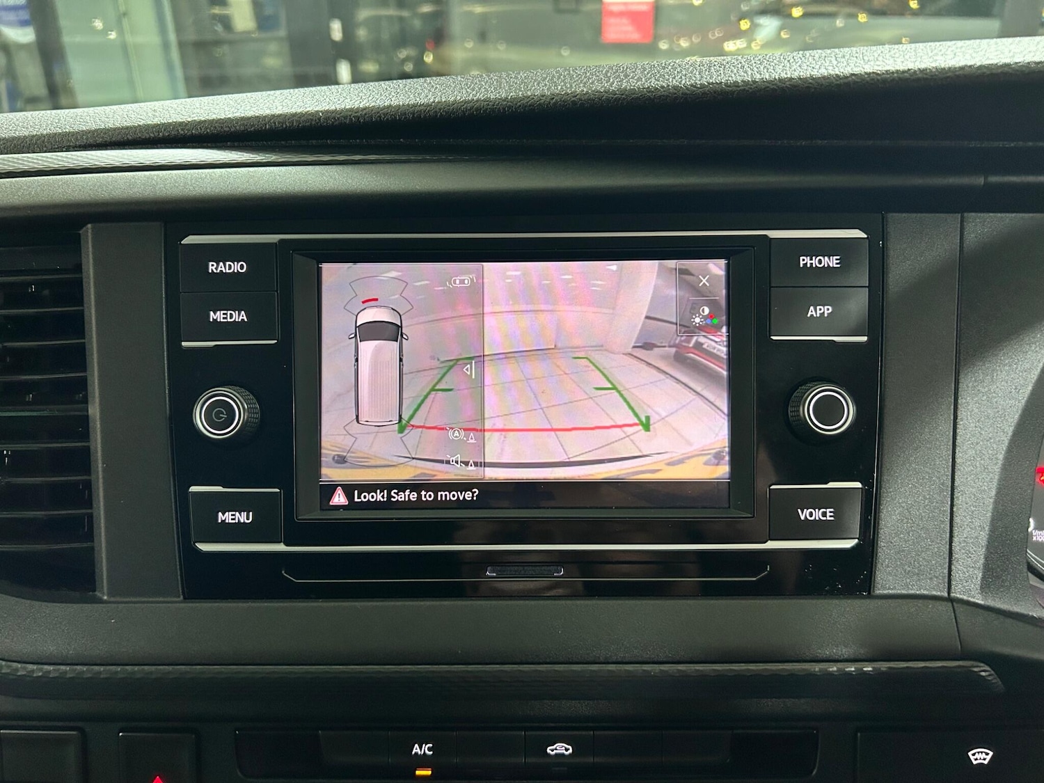 Used Volkswagen Transporter 2024 for sale - 76360100: Photo 19