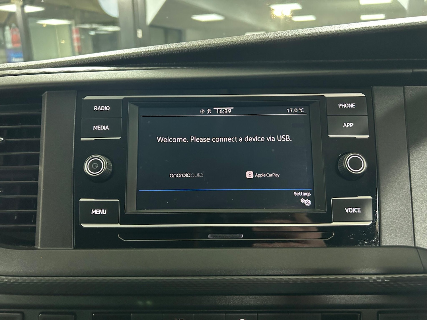 Used Volkswagen Transporter 2024 for sale - 76360100: Photo 24