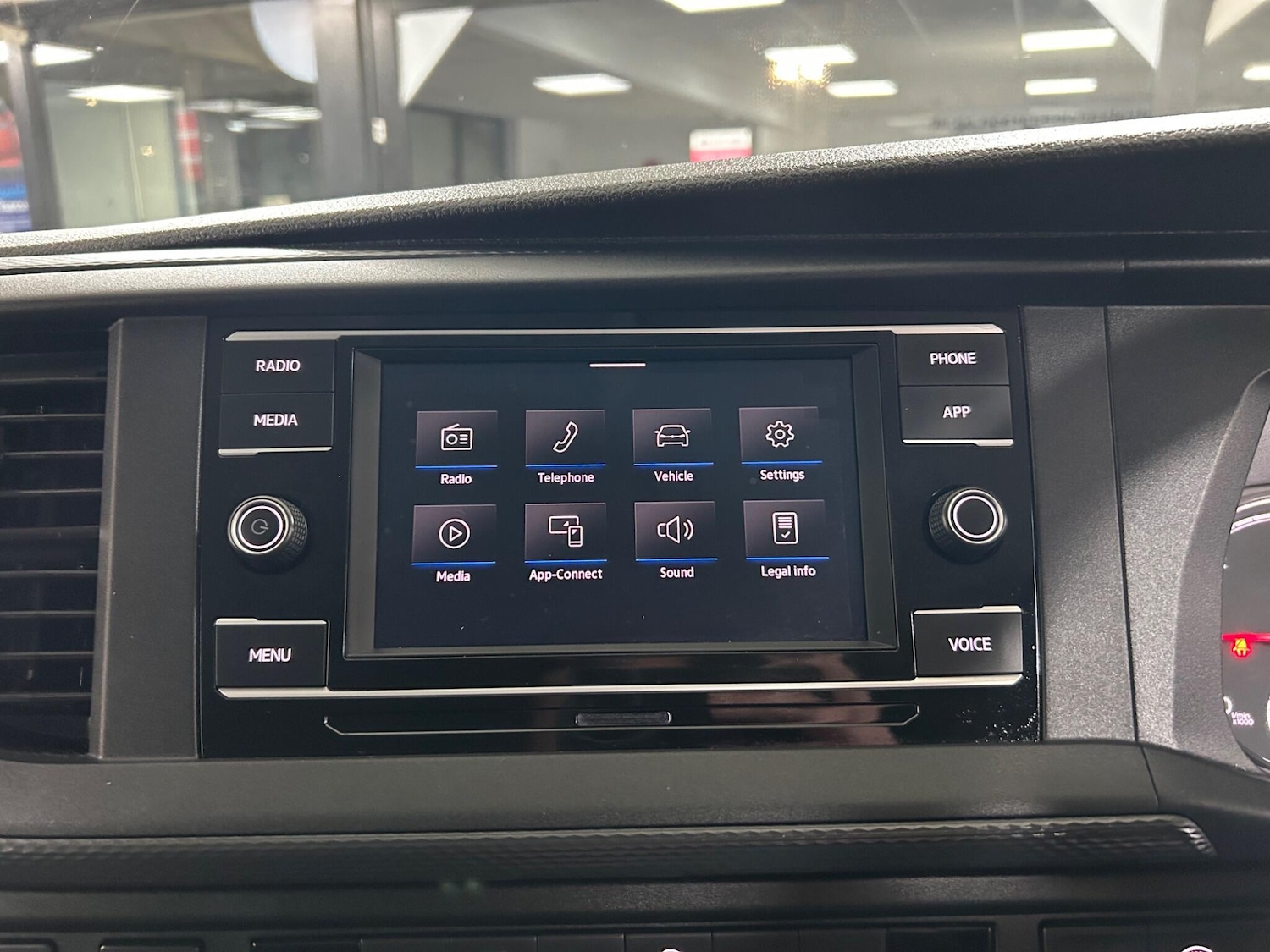 Used Volkswagen Transporter 2024 for sale - 76360100: Photo 28