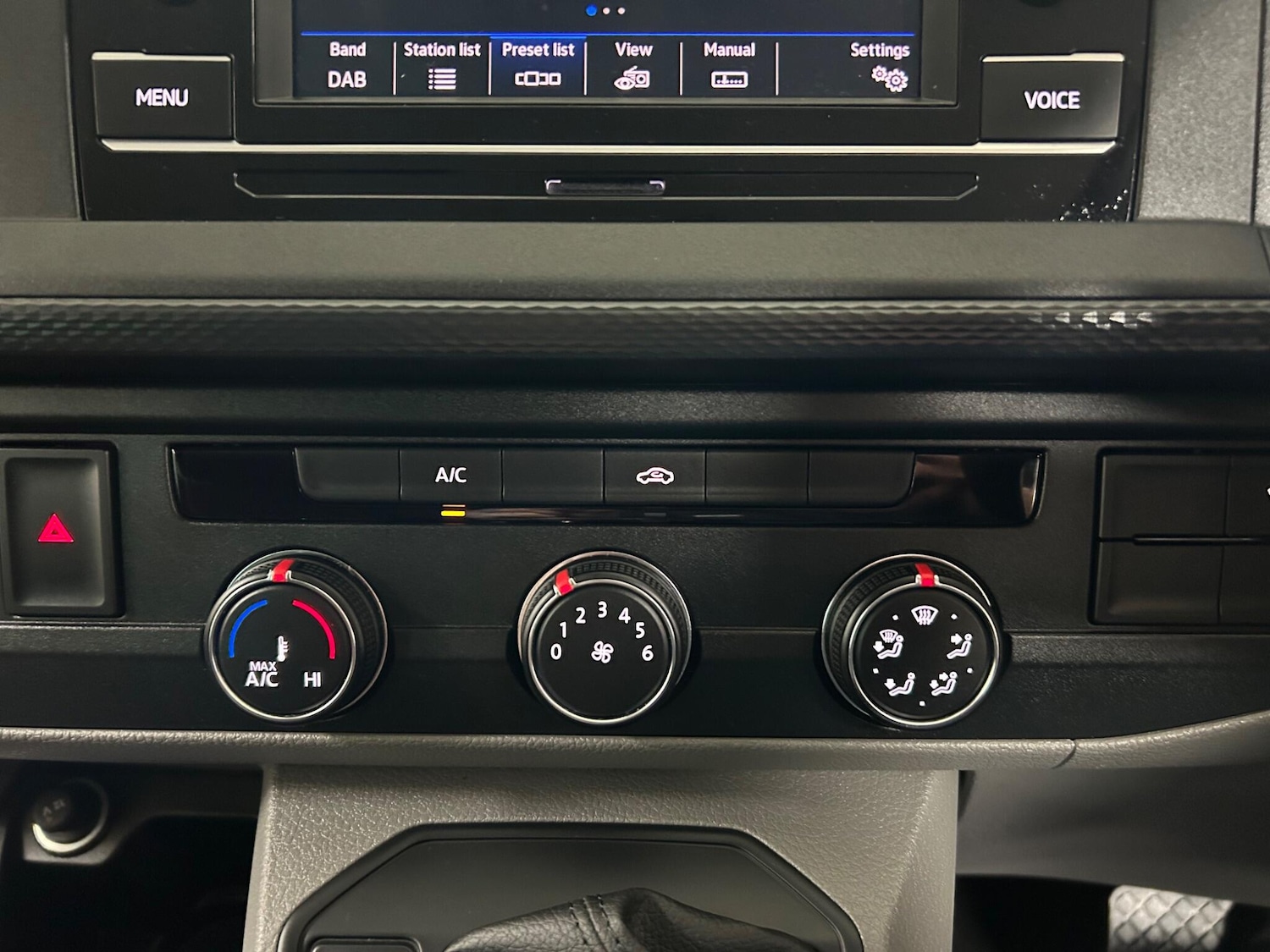 Used Volkswagen Transporter 2024 for sale - 76360100: Photo 31