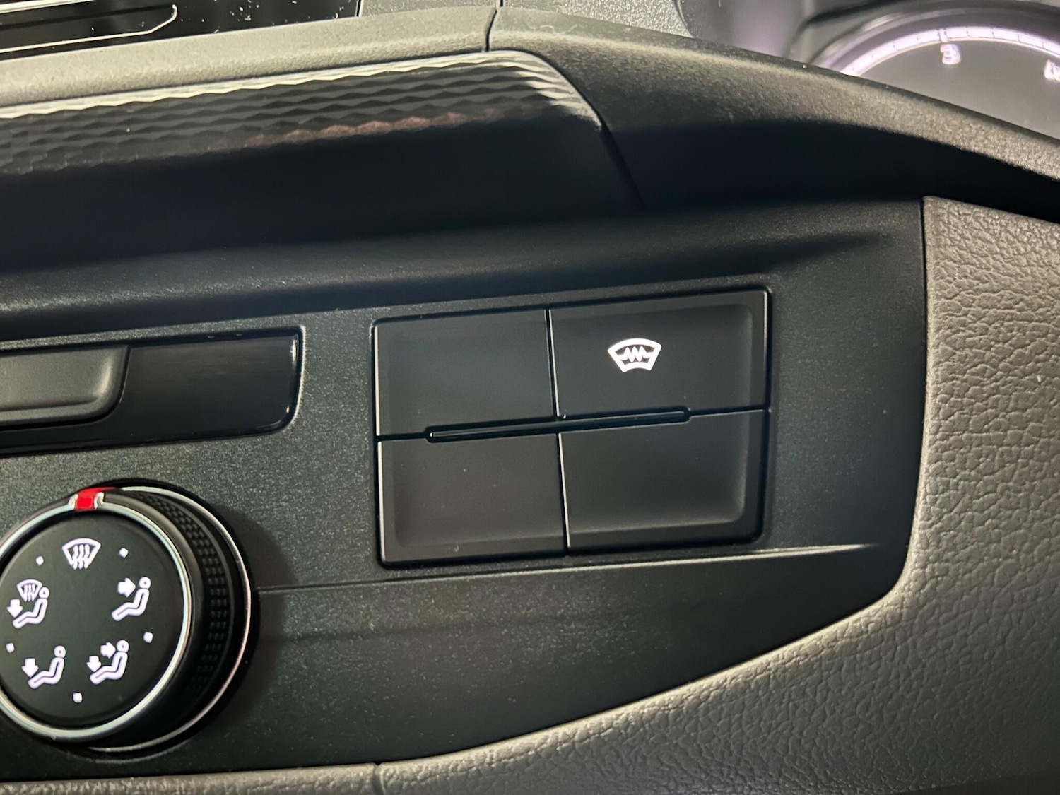 Used Volkswagen Transporter 2024 for sale - 76360100: Photo 34