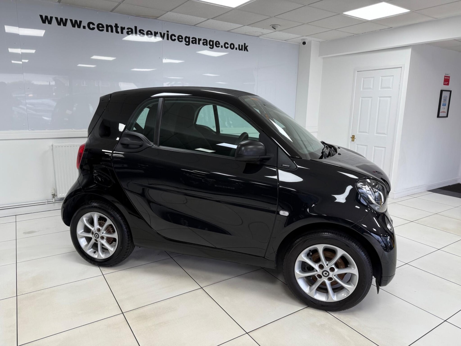 Used smart fortwo 2017 for sale - 76988782: Photo 4