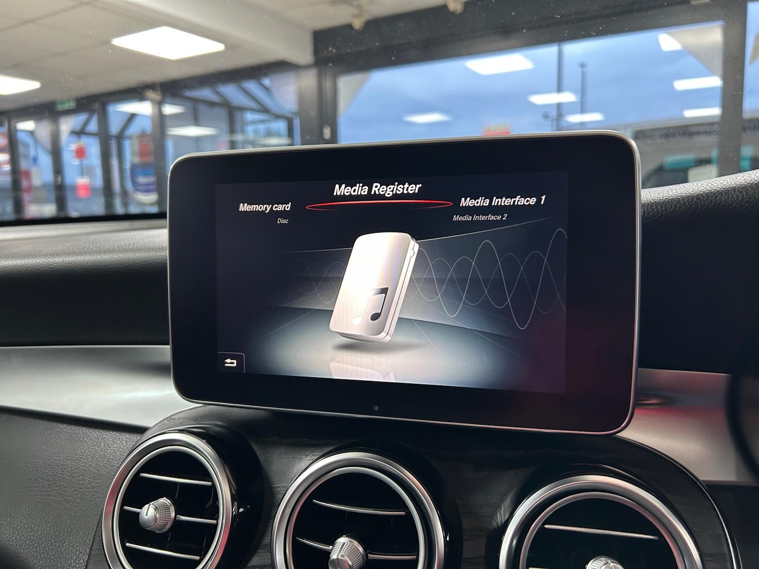 Used Mercedes-Benz GLC 2017 for sale - 76059893: Photo 29