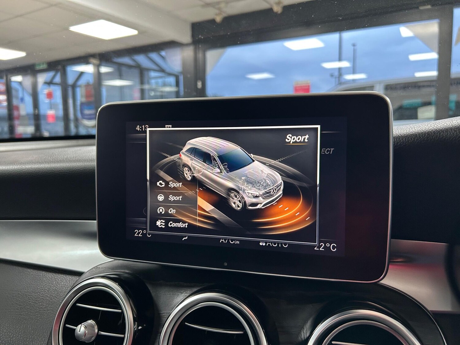 Used Mercedes-Benz GLC 2017 for sale - 76059893: Photo 32