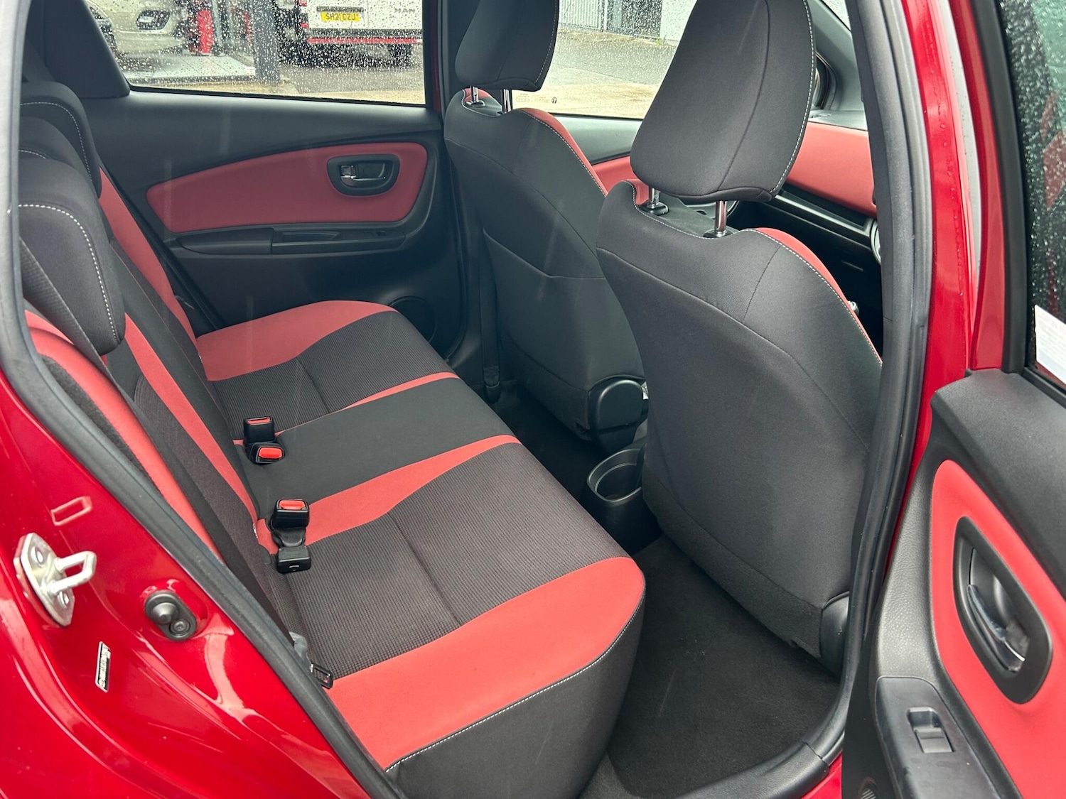 Used Toyota Yaris 2017 for sale - 75768981: Photo 11