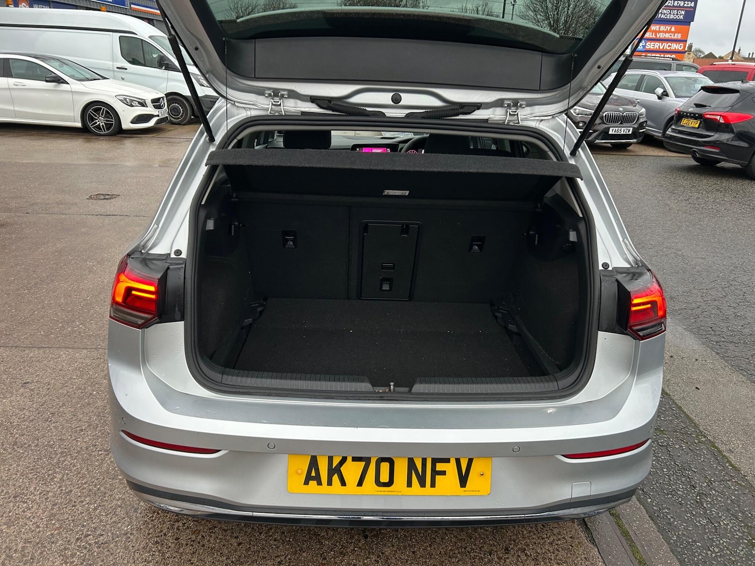 Used Volkswagen Golf 2020 for sale - 76952975: Photo 24