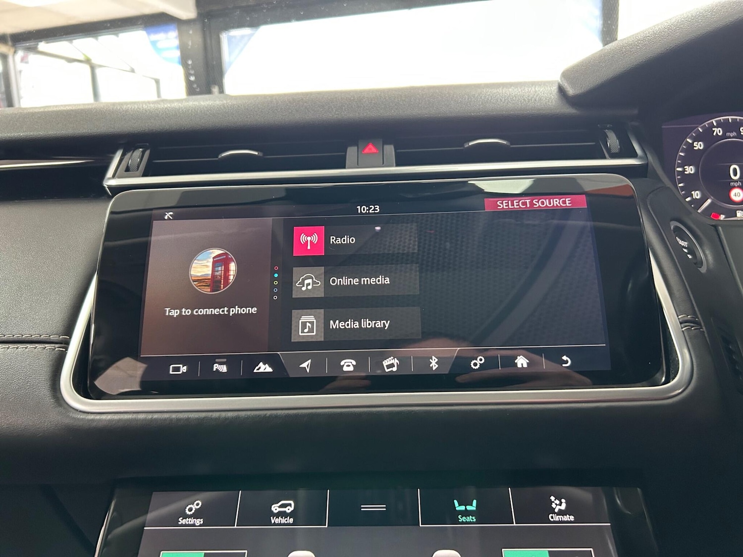 Used Land Rover Range Rover Velar 2017 for sale - 77497423: Photo 31