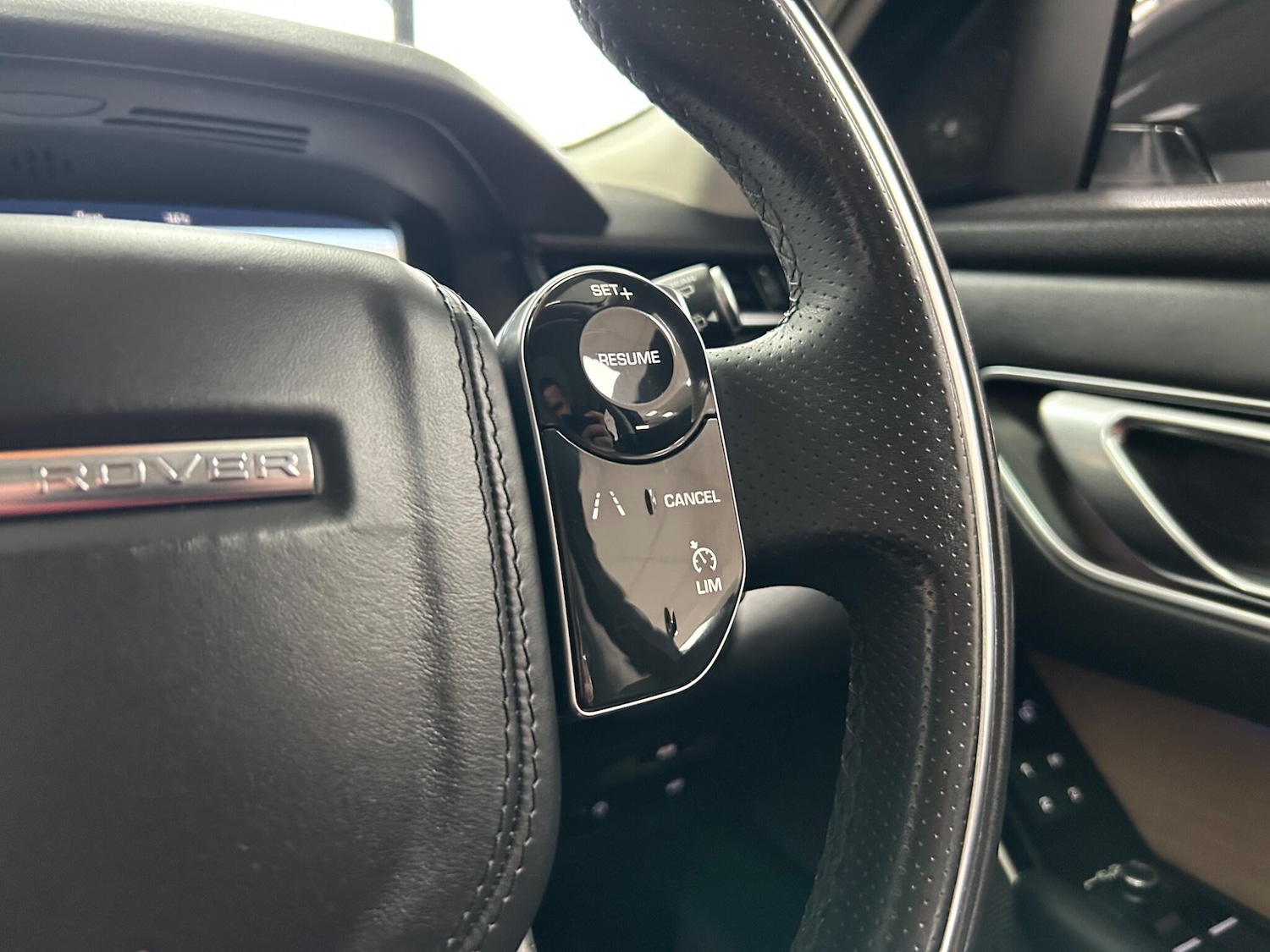 Used Land Rover Range Rover Velar 2017 for sale - 77497423: Photo 47