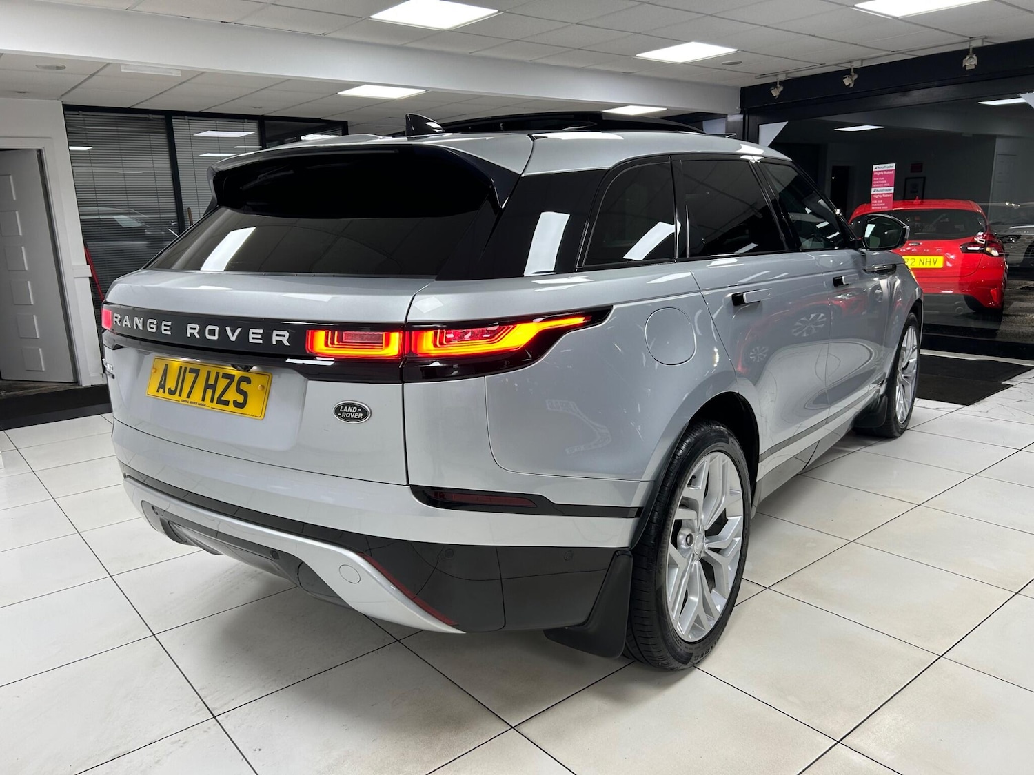 Used Land Rover Range Rover Velar 2017 for sale - 77497423: Photo 62