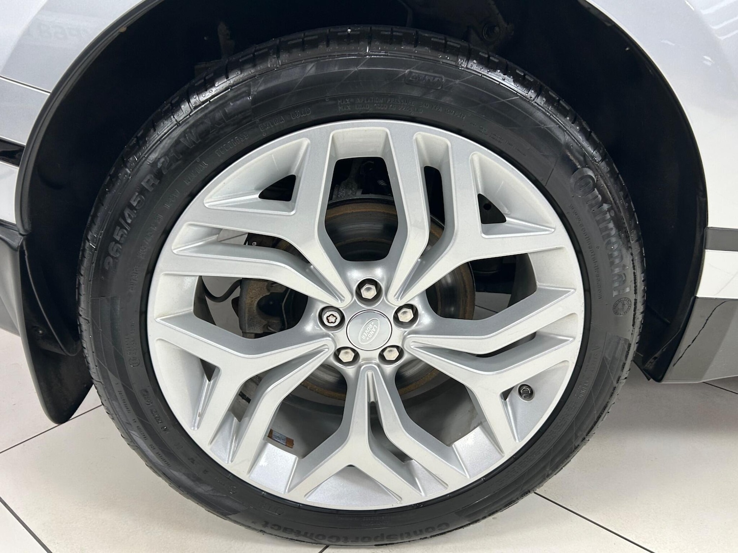 Used Land Rover Range Rover Velar 2017 for sale - 77497423: Photo 74