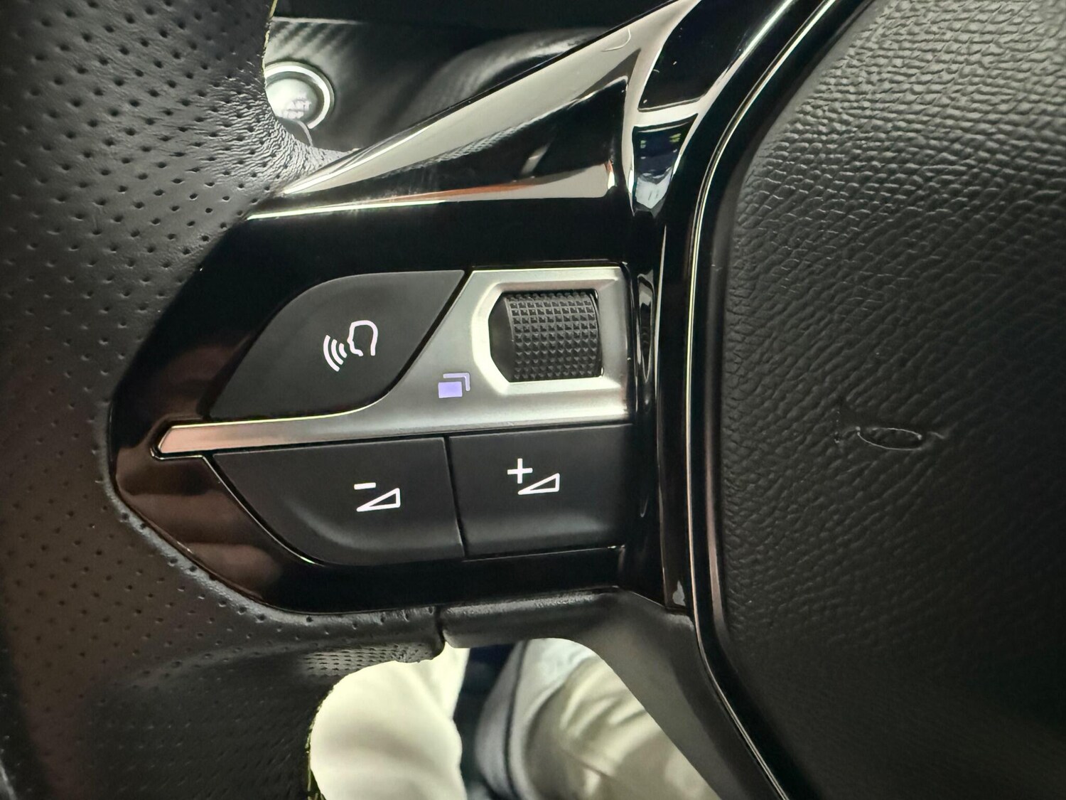 Used Peugeot E-208 2021 for sale - 77411202: Photo 56