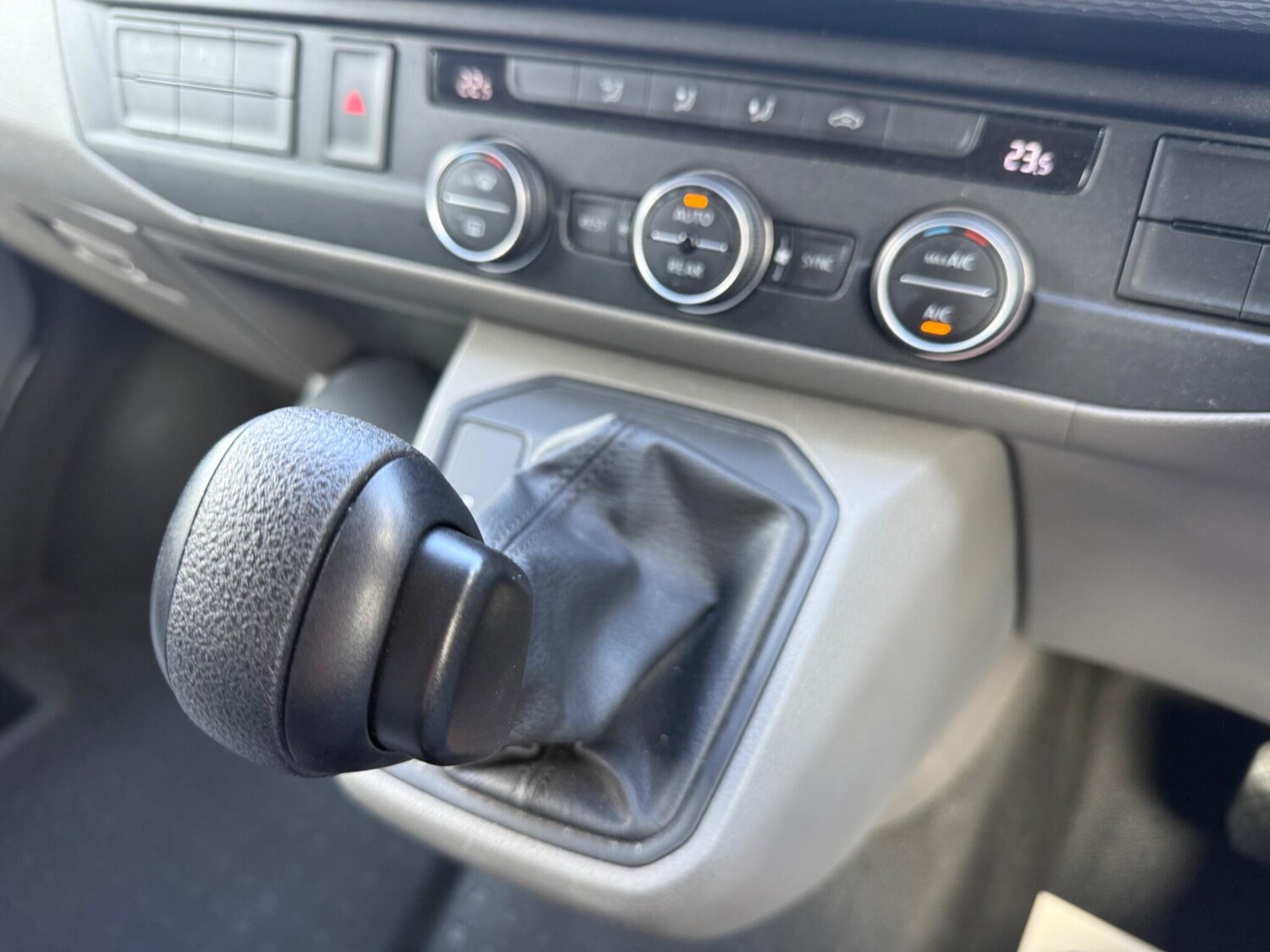 Used Volkswagen Transporter Shuttle for sale - 78047337: Photo 31