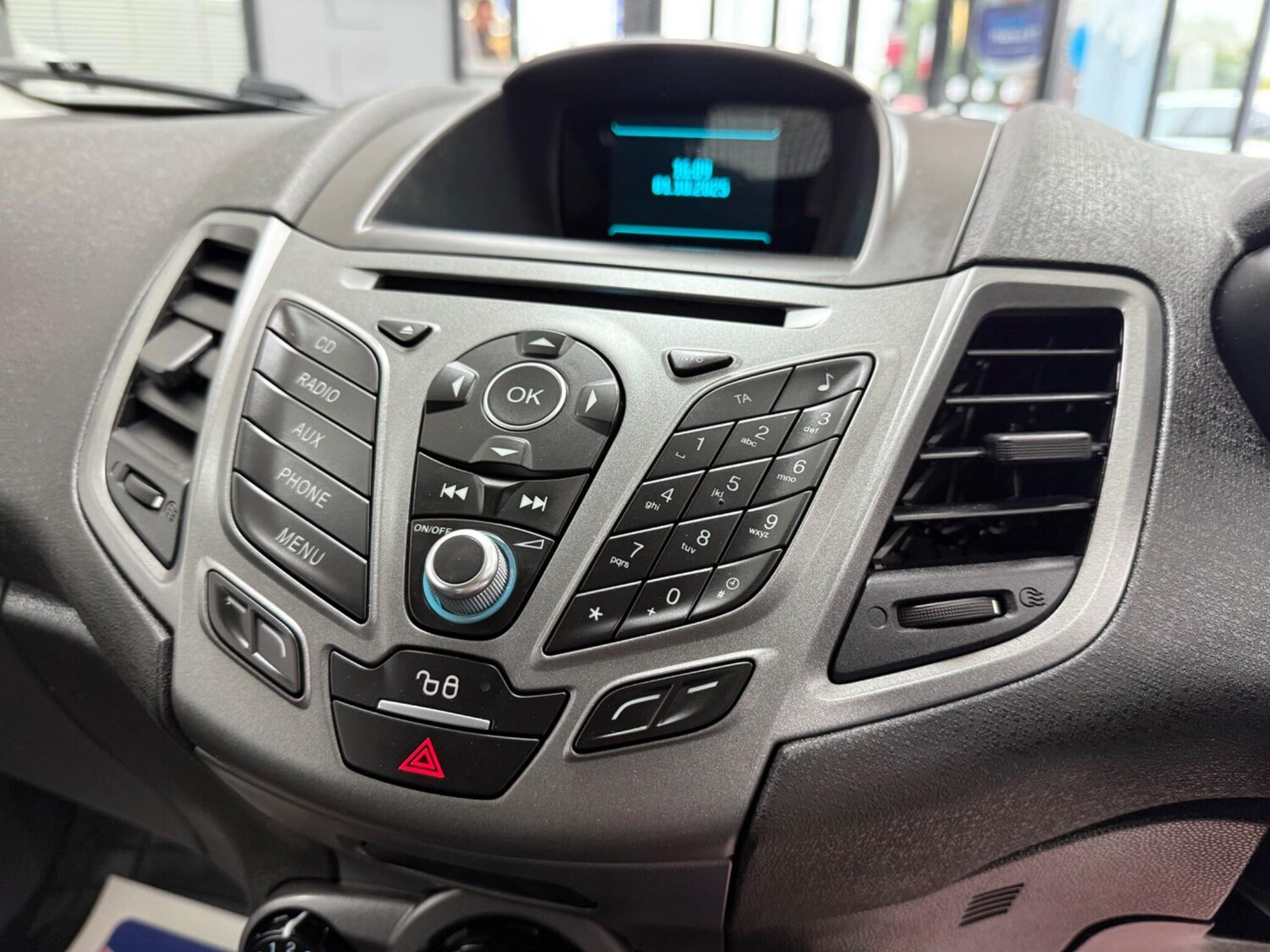 Used Ford Fiesta Van 2016 for sale - 75414924: Photo 25