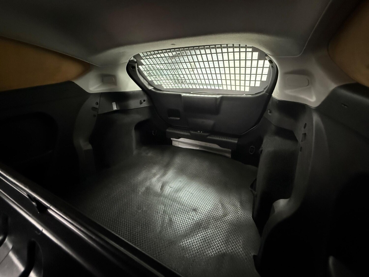 Used Ford Fiesta Van 2016 for sale - 75414924: Photo 42