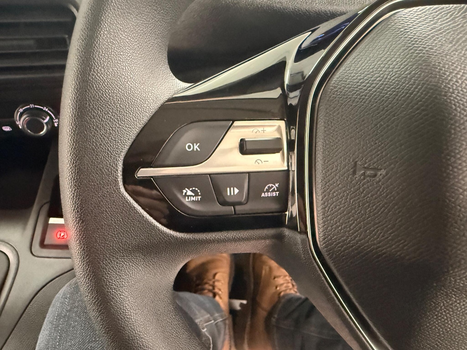 Used Peugeot Partner 2024 for sale - 76701922: Photo 41