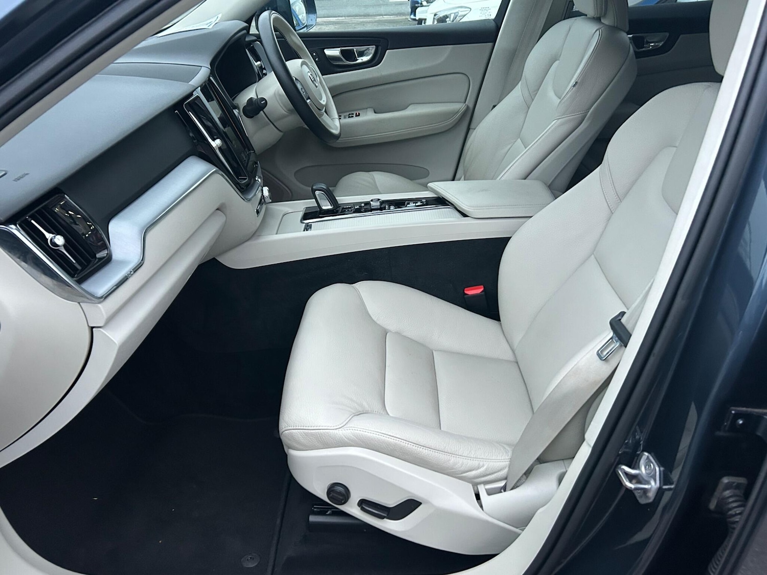 Used Volvo XC60 2020 for sale - 77412205: Photo 13