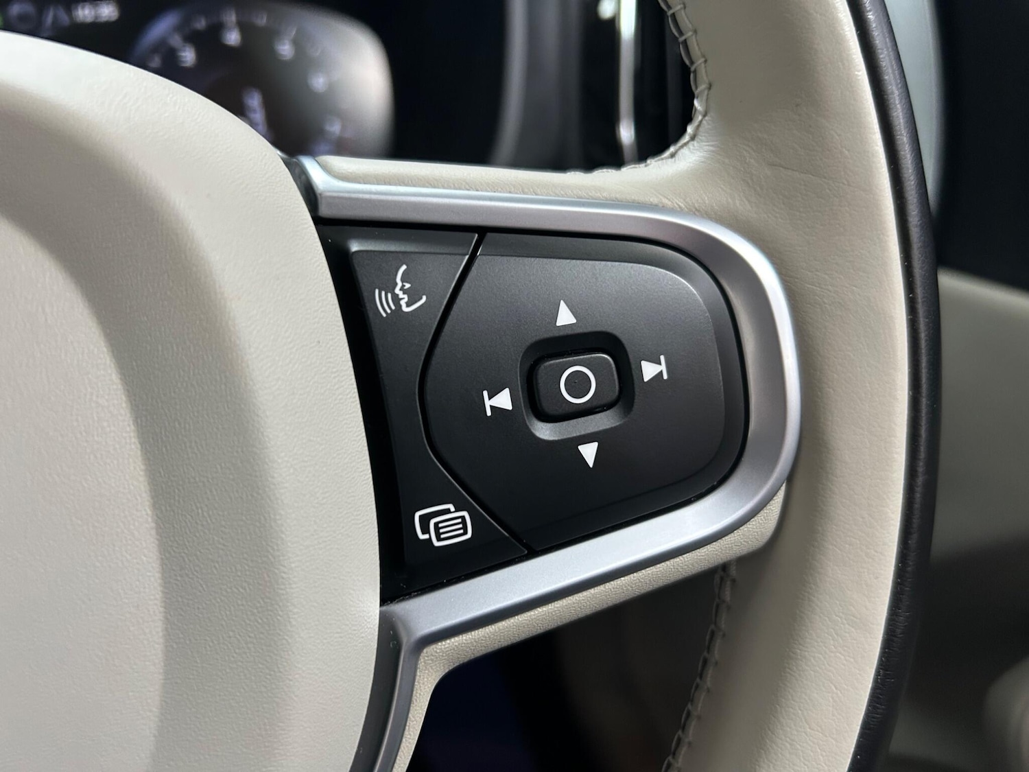 Used Volvo XC60 2020 for sale - 77412205: Photo 34