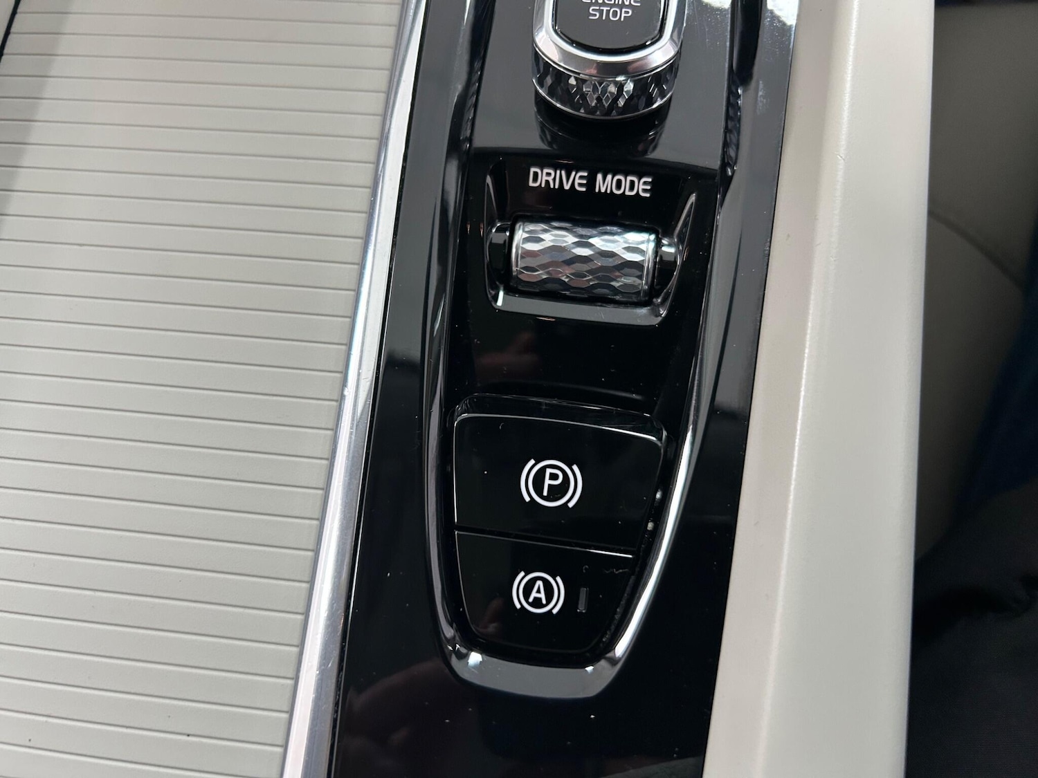 Used Volvo XC60 2020 for sale - 77412205: Photo 37