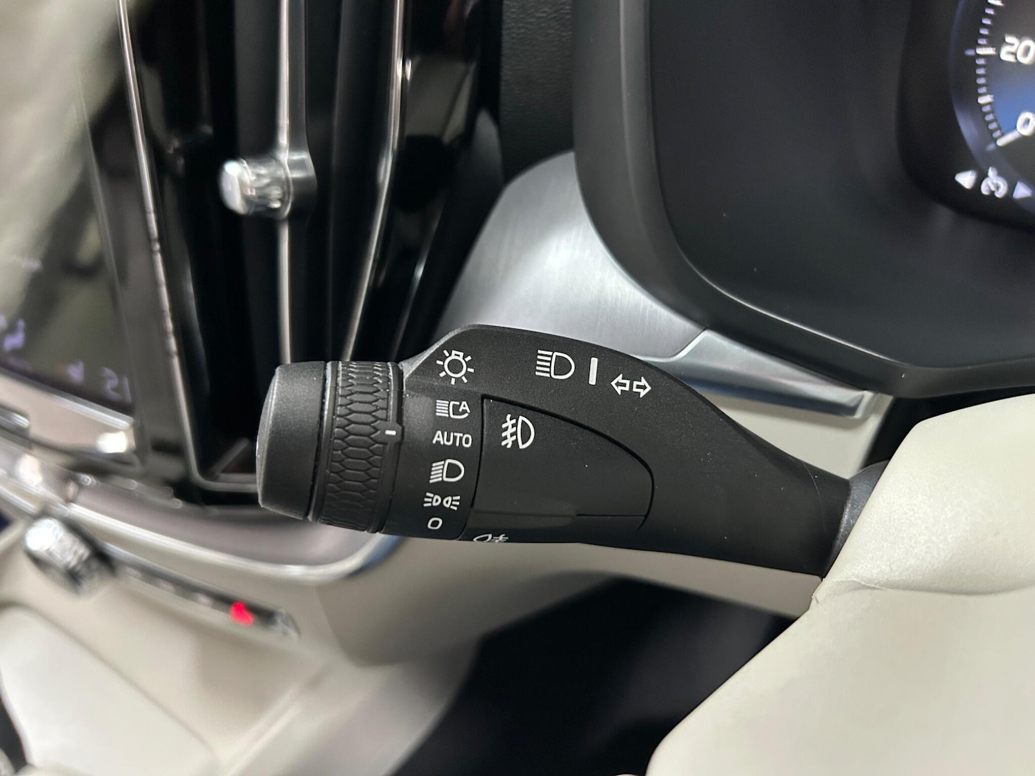 Used Volvo XC60 2020 for sale - 77412205: Photo 41