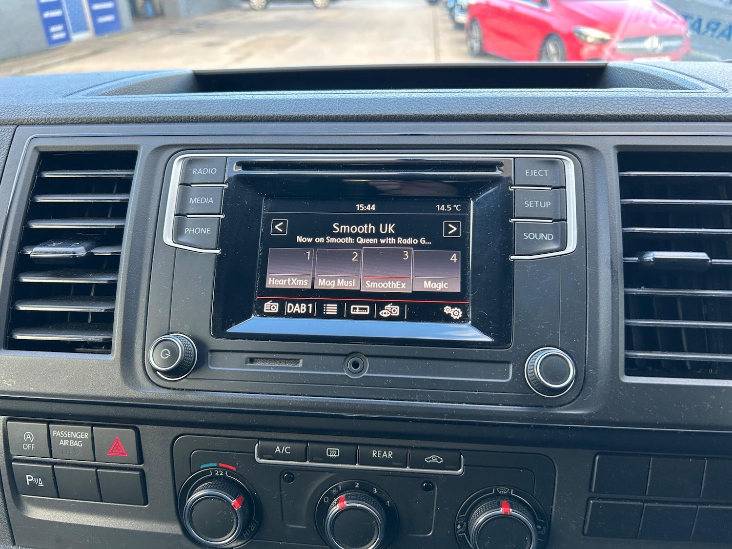 Used Volkswagen Transporter Shuttle for sale - 76441403: Photo 11